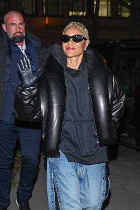 Jada Pinkett Smith in the Montparnasse district of Paris, France, on January 19, 2026 Her son Jaden Smith has been appointed mens artistic director at Christian Louboutin, with a capsule collection in January for Paris Fashion Week and a first official show in Paris for Fall Winter 2026 Yehiel Chekroune Bestimage Jada Pinkett Smith in the Montparnasse district of Paris, France, on January 19, 2026 Her son Jaden Smith has been appointed mens artistic director at Christian Louboutin, with a capsule collection in January for Paris Fashion Week and a first official show in Paris for Fall Winter 2026 Paris France  Copyright: xYehielxChekrounex xBestimagexYehielxChekrounex xBestimagex