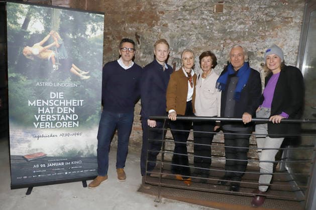 Kinopremiere Astrid Lindgren - Die Menschheit hat den Verstand verloren Alexandre Dupont-Geisselmann (ffv), Max HallÃ n (CEO The Astrid Lindgren Company), Silke Weitendorf (ehem. Oetinger Verlag), Claudia Cellarius (NDR Arte), Wilfried Hauke (Regie), Nicola Jones (Moin Filmfoerderung), Kinopremiere Astrid Lindgren - Die Menschheit hat den Verstand verloren , Zeise Kinos Hamburg, 19.01.2026 Copyright: xEventpressxBecherx