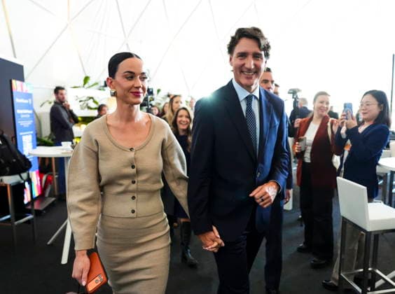 January 20, 2026, Davos, Switzerland: Former prime minister Justin Trudeau holds hands with Katy Perry as they leave an event during the World Economic Forum in Davos, Switzerland on Tuesday, Jan. 20, 2026. Davos Switzerland  - ZUMAc35_ 20260120_zaf_c35_015 Copyright: xSeanxKilpatrickx