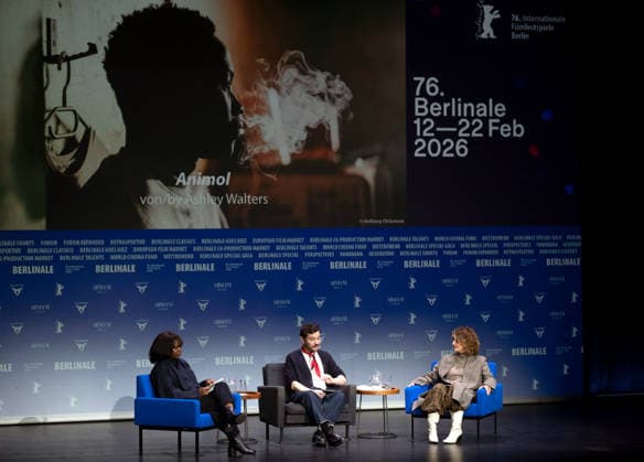 Programm-Pressekonferenz zu den 76. Internationalen Filmfestspielen Berlin am 20.01.2026 mit Intendantin Tricia Tuttle (r) und den Co-Directors of Film Programming Jacqueline Lyanga (l.) und Michael Stuetz (Stütz, M). Bei den diesjaehrigen Filmfestspielen in Berlin konkurrieren vom 12. bis 22. Februar insgesamt 22 Wettbewerbsbeitraege um den Goldenen und die Silbernen Baeren. Darunter sind ein Debuetfilm, ein Animationsfilm und eine Dokumentation, wie Berlinale-Intendantin Tricia Tuttle am Dienstag bei der Vorstellung des Programms der 76. Internationalen Filmfestspiele sagte. Der deutsche Film ist mit drei Produktionen vertreten. (Siehe epd-Meldung vom 20.01.2026) EDITORIAL USE ONLY