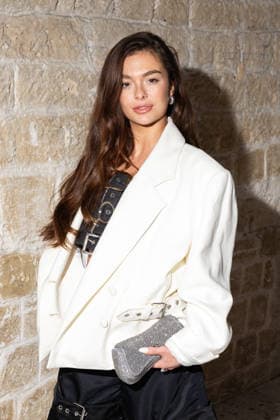 Lou Anna Hamon at Jeanne Friot Fashion Show Prêt à Porter Collection Mode Masculine Automne Hiver 2026 2027 during Paris Fashion Week PFW , le 20 Janvier 2026 Jeremy Melloul Bestimage Celebrities at Jeanne Friot Fashion Show Menswear Collection Fall Winter 2026 2027 during Paris Fashion Week on 20th January 2026 Paris France  Copyright: xJeremyxMelloulx xBestimagexJeremyxMelloulx xBestimagex