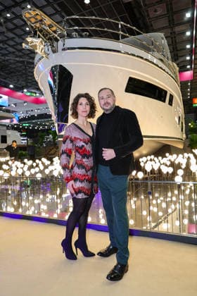 boot Messe - Blue Motion Night 2026 - Anne Bedoy ( Managerin bei L Oreal ) mit ihrem Mann, dem Künstler Adrian Bedoy Düsseldorf boot Messe NRW Deutschland