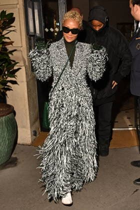 Jada Pinkett Smith and Willow Smith were spotted enjoying a fashionable night out in Paris, France, January 20, 2026 Jada wore a black and white fringed coat, matched with white boots and a green leather bag, while Willow opted for an all-black outfit Pierre Perusseau Bestimage Jada Pinkett Smith and Willow Smith were spotted enjoying a fashionable night out in Paris Jada looked stylish in a black and white fringe coat, paired with white boots and a green leather bag, while Willow opted for an all-black outfit Paris France  Copyright: xPierrexPerusseaux xBestimagexPierrexPerusseaux xBestimagex
