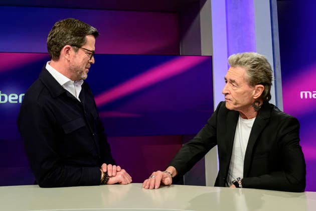 GER, Berlin, studio, guest on - maischberger, political talk show, TV, format, with host - Sandra Maischberger, Das Erste, from Adlershof - at Studio 20, pictured from left: Karl-Theodor zu Guttenberg, CSU (former Federal Minister of Defense), Peter Maffay (musician), January 20, 2026, *** GER, Berlin, studio, guest on maischberger, political talk show, TV, format, with host Sandra Maischberger, Das Erste, from Adlershof at Studio 20, pictured from left Karl Theodor zu Guttenberg, CSU former Federal Minister of Defense , Peter Maffay musician , January 20, 2026, Copyright: HMBxMedia UwexKoch