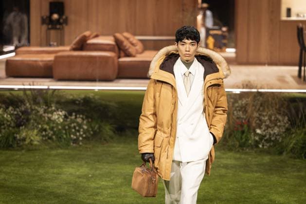 PFW - Louis Vuitton Menswear Ready-to-wear Fall-Winter 2026 2027 collection - Runway A model presents a creation for the Louis Vuitton Menswear Ready-to-wear Fall-Winter 2026 2027 collection as part of the Paris Fashion Week in Paris on January 20, 2026. Photo by Alexis Jumeau ABACAPRESS.COM Paris France  Copyright: xJumeauxAlexis ABACAx