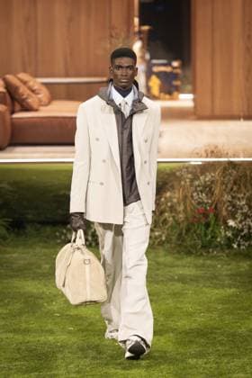 PFW - Louis Vuitton Menswear Ready-to-wear Fall-Winter 2026 2027 collection - Runway A model presents a creation for the Louis Vuitton Menswear Ready-to-wear Fall-Winter 2026 2027 collection as part of the Paris Fashion Week in Paris on January 20, 2026. Photo by Alexis Jumeau ABACAPRESS.COM Paris France  Copyright: xJumeauxAlexis ABACAx