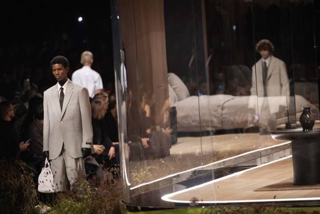 PFW - Louis Vuitton Menswear Ready-to-wear Fall-Winter 2026 2027 collection - Runway A model presents a creation for the Louis Vuitton Menswear Ready-to-wear Fall-Winter 2026 2027 collection as part of the Paris Fashion Week in Paris on January 20, 2026. Photo by Alexis Jumeau ABACAPRESS.COM Paris France  Copyright: xJumeauxAlexis ABACAx