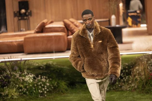 PFW - Louis Vuitton Menswear Ready-to-wear Fall-Winter 2026 2027 collection - Runway A model presents a creation for the Louis Vuitton Menswear Ready-to-wear Fall-Winter 2026 2027 collection as part of the Paris Fashion Week in Paris on January 20, 2026. Photo by Alexis Jumeau ABACAPRESS.COM Paris France  Copyright: xJumeauxAlexis ABACAx