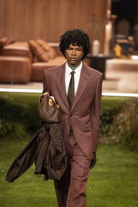 PFW - Louis Vuitton Menswear Ready-to-wear Fall-Winter 2026 2027 collection - Runway A model presents a creation for the Louis Vuitton Menswear Ready-to-wear Fall-Winter 2026 2027 collection as part of the Paris Fashion Week in Paris on January 20, 2026. Photo by Alexis Jumeau ABACAPRESS.COM Paris France  Copyright: xJumeauxAlexis ABACAx