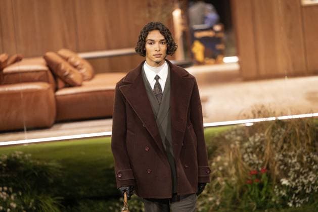 PFW - Louis Vuitton Menswear Ready-to-wear Fall-Winter 2026 2027 collection - Runway A model presents a creation for the Louis Vuitton Menswear Ready-to-wear Fall-Winter 2026 2027 collection as part of the Paris Fashion Week in Paris on January 20, 2026. Photo by Alexis Jumeau ABACAPRESS.COM Paris France  Copyright: xJumeauxAlexis ABACAx