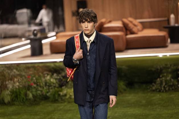 PFW - Louis Vuitton Menswear Ready-to-wear Fall-Winter 2026 2027 collection - Runway A model presents a creation for the Louis Vuitton Menswear Ready-to-wear Fall-Winter 2026 2027 collection as part of the Paris Fashion Week in Paris on January 20, 2026. Photo by Alexis Jumeau ABACAPRESS.COM Paris France  Copyright: xJumeauxAlexis ABACAx