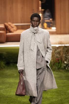 PFW - Louis Vuitton Menswear Ready-to-wear Fall-Winter 2026 2027 collection - Runway A model presents a creation for the Louis Vuitton Menswear Ready-to-wear Fall-Winter 2026 2027 collection as part of the Paris Fashion Week in Paris on January 20, 2026. Photo by Alexis Jumeau ABACAPRESS.COM Paris France  Copyright: xJumeauxAlexis ABACAx
