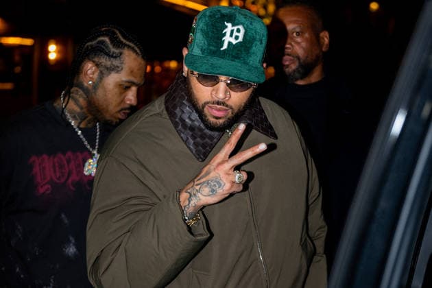 Chris Brown leaving the Siena restaurant in Paris during London Fashion Week Mens Ready to Wear Autumn Winter 2026 2027 on 20 January 2026 Yoann Ouahcene Bestimage Chris Brown leaving the Siena restaurant in Paris during London Fashion Week Mens Autumn Winter 2026 2027 on 20 January 2026 Paris France  Copyright: xYoannxOuahcenex xBestimagexYoannxOuahcenex xBestimagex