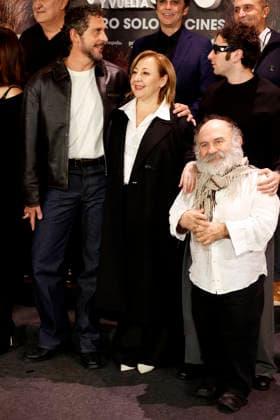 Photocall of the film Aída y Vuelta in Madrid The actor and film director Paco León, the actress Carmen Machi and the actors David Castillo and Emilio Gavira pose during the presentation of the film Aída y Vuelta at the Espacio Movistar in Gran Vía, on January 21, 2026, in Madrid Spain The film that will be the leap to the big screen of the series Aída on January 30, 2026 PHOTOCALL CINE AÍDA Y VUELTA PREMIERE JANUARY 21, 2026 Antonio Gutié Madrid Madrid Madrid Spain  Copyright: xAntonioxGutiÃ rrezx 7233974