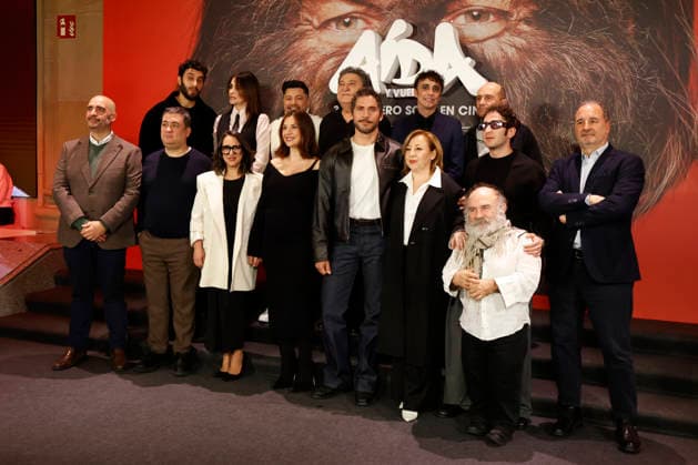 Photocall of the film Aída y Vuelta in Madrid Carmen Machi, Miren Ibarguren, Pepe Viyuela, Mariano Pena, Melani Olivares, Canco Rodríguez, Secun de la Rosa, David Castillo, Óscar Reyes, Paco León, Pepa Rus and Emilio Gavira pose at the photocall for the presentation of the film Aída y Vuelta at the Espacio Movistar in Gran Vía, on January 21, 2026, in Madrid Spain The film that will be the jump to the big screen of the series Aida next January 30, 2026 PHOTOCALL CINE AIDA Y VUELTA PREMIERE JANUARY 21, 2026 Antonio Gutié Madrid Madrid Spain Copyright: xAntonioxGutià rrezx 7233978