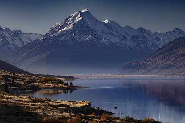 Friedliche Aussicht auf den schneebedeckten Mount Cook über Lake Pukaki, null Peaceful views of snow-capped Mount Cook over Lake Pukaki, zero Copyright: imageBROKER RolandxMarske iblrdm15488194.jpg