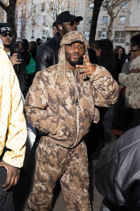 Omah Lay au défilé 3 Paradis Collection Prêt à Porter Mode Masculine Automne Hiver 2026 2027 lors de la Fashion Week de Paris PFW , le 21 Janvier 2026 Jeremy MELLOUL Bestimage Celebrities at 3 Paradis Fashion Show Menswear Collection Fall Winter 2026 2027 during Paris Fashion Week on 21th January 2026 Paris France  Copyright: xJeremyxMelloulx xBestimagexJeremyxMelloulx xBestimagex