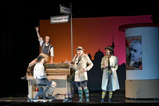 Henrik Kairies, Oliver Seidel, Mario Ramos und Krista Birkner bei der Fotoprobe zum Theaterstück Erich und die Detektive im Schlosspark Theater. Berlin, 21.01.2026