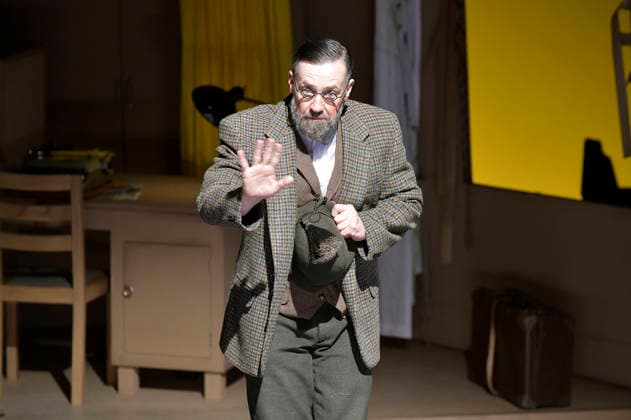 Bürger Lars Dietrich bei der Fotoprobe zum Theaterstück Erich und die Detektive im Schlosspark Theater. Berlin, 21.01.2026
