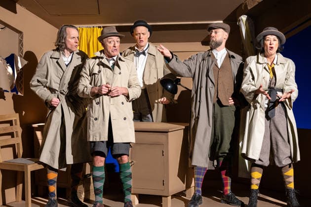Erich und die Detektive; von Philip Tiedemann, Regie Philip Tiedemann, Bühne und Kostüm Alexander Martynow, Musik Henrik Kairies, Besetzung Bürger Lars Dietrich, Krista Birkner, Mario Ramos, Oliver Seidel, Henrik Kairies, am 21.01.2026 in Berlin, (Schlosspark Theater), Deutschland *** Erich und die Detektive by Philip Tiedemann, directed by Philip Tiedemann, stage and costumes by Alexander Martynow, music by Henrik Kairies, cast by Bürger Lars Dietrich, Krista Birkner, Mario Ramos, Oliver Seidel, Henrik Kairies, on 21 01 2026 in Berlin, Schlosspark Theater , Germany