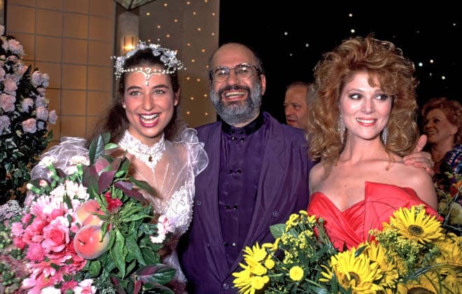ARCHIV: Isabel Varell Schauspielerin und Sängerin Isabel Varell anläßlich ihrer Hochzeit mit Drafi Deutscher und Audrey Landers , 1989 ARCHIVAUFNAHME, Datum geschätzt 20260118JWM1162 *** ARCHIVE Isabel Varell Actress and singer Isabel Varell on the occasion of her wedding with Drafi Deutscher and Audrey Landers , 1989 ARCHIVE ACQUISITION, date estimated 20260118JWM1162