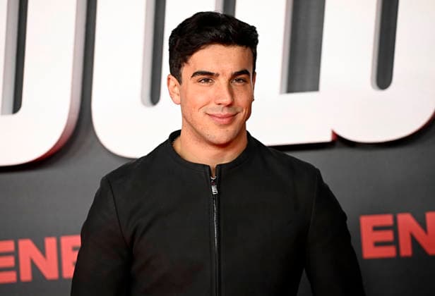 Red carpet at Ídolos movie premiere Actor Óscar Casas during the premiere of the movie Ídolos , January 21, 2026, in Madrid Spain Ídolos is set in the fascinating world of the MotoGP™ World Championship and explores the human relationships between a father and son, a manager and his rider, and the world around them ambition, self-improvement, egos, adrenaline, love, forgiveness and second chances CINE MOVIE PREMIERE Madrid Madrid Spain Copyright: xFranciscoxGuerrax 7235011