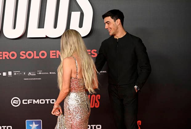Red carpet at Ídolos movie premiere Actor Óscar Casas and singer Ana Mena during the premiere of the movie Ídolos , on January 21, 2026, in Madrid Spain Ídolos is set in the fascinating world of the MotoGP™ World Championship and explores the human relationships between a father and son, a manager and his rider, and the world around them ambition, self-improvement, egos, adrenaline, love, forgiveness and second chances CINE MOVIE PREMIERE Madrid Madrid Spain Copyright: xFranciscoxGuerrax 7235015