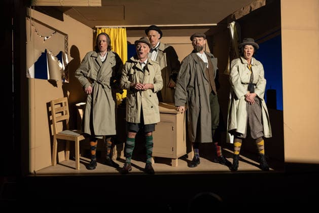 ERICH UND DIE DETEKTIVE EINE KÄSTNER-REVUE Bürger Lars Dietrich, Krista Birkner, Mario Ramos, Oliver Seidel, Henrik Kairies ERICH UND DIE DETEKTIVE EINE KÄSTNER - REVUE LIVE AM SCHLOSSPARK YARD! öffentliche TV- FOTOPROBE im Schlosspark Theater in Berlin Copyright: xEventpressxFuhrx
