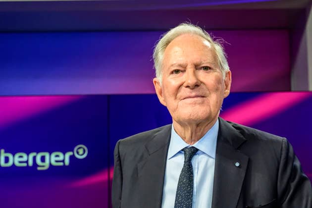 GER, Berlin, studio, guest on - maischberger, political talk show, TV, format, with host - Sandra Maischberger, Das Erste, from Adlershof - at Studio 20, pictured from left: Roland Berger (business and political consultant) January 21, 2026, Copyright: HMBxMedia UwexKoch
