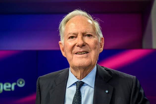 GER, Berlin, studio, guest on - maischberger, political talk show, TV, format, with host - Sandra Maischberger, Das Erste, from Adlershof - at Studio 20, pictured from left: Roland Berger (business and political consultant) January 21, 2026, Copyright: HMBxMedia UwexKoch