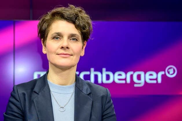 GER, Berlin, studio, guest on - maischberger, political talk show, TV, format, with host - Sandra Maischberger, Das Erste, from Adlershof - at Studio 20, pictured from left: Anna Lehmann (journalist, taz), January 21, 2026, Copyright: HMBxMedia UwexKoch