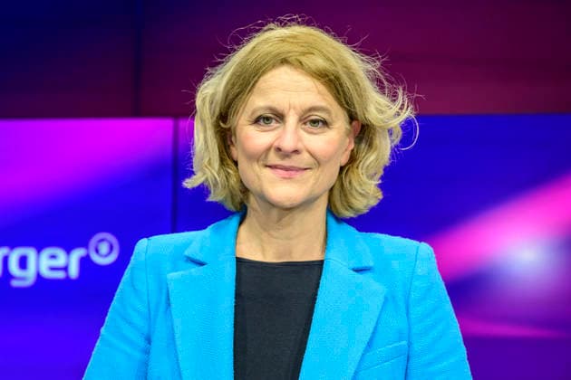 GER, Berlin, studio, guest on - maischberger, political talk show, TV, format, with host - Sandra Maischberger, Das Erste, from Adlershof - at Studio 20, pictured from left: Kristina Dunz (Journalistin RND), January 21, 2026, Copyright: HMBxMedia UwexKoch