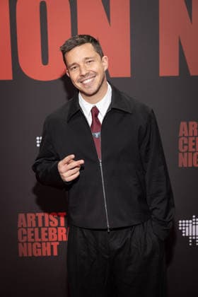 BVMI Artist Celebration Night Nico Santos Der Bundesverband Musikindustrie zur Artist Celebration Night ein einem Abend, an dem die Branche zusammenkommt und die Vielfalt und Kraft der Musik gefeiert wird. Rund 300 Gäste zum Dinner sowie weitere 300 Gäste zur Aftershow-Party werden in der Stadion Berlin erwartet. Copyright: xEventpressxFuhrx