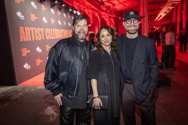 BVMI Artist Celebration Night Mark Forster und Rea Garvey mit Josephine Garvey Der Bundesverband Musikindustrie zur Artist Celebration Night ein einem Abend, an dem die Branche zusammenkommt und die Vielfalt und Kraft der Musik gefeiert wird. Rund 300 Gäste zum Dinner sowie weitere 300 Gäste zur Aftershow-Party werden in der Stadion Berlin erwartet. Copyright: xEventpressxFuhrx