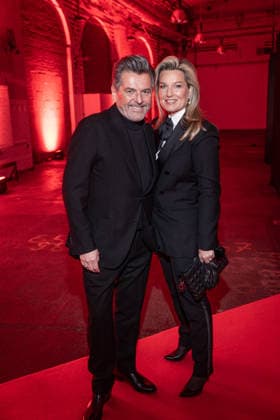 BVMI Artist Celebration Night Thomas Anders und Ehefrau Claudia Der Bundesverband Musikindustrie zur Artist Celebration Night ein einem Abend, an dem die Branche zusammenkommt und die Vielfalt und Kraft der Musik gefeiert wird. Rund 300 Gäste zum Dinner sowie weitere 300 Gäste zur Aftershow-Party werden in der Stadion Berlin erwartet. Copyright: xEventpressxFuhrx