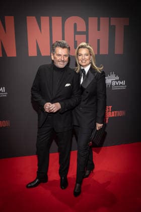 BVMI Artist Celebration Night Thomas Anders und Ehefrau Claudia Der Bundesverband Musikindustrie zur Artist Celebration Night ein einem Abend, an dem die Branche zusammenkommt und die Vielfalt und Kraft der Musik gefeiert wird. Rund 300 Gäste zum Dinner sowie weitere 300 Gäste zur Aftershow-Party werden in der Stadion Berlin erwartet. Copyright: xEventpressxFuhrx