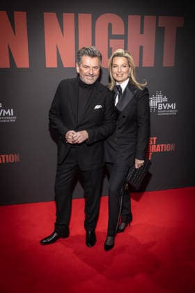 BVMI Artist Celebration Night Thomas Anders und Ehefrau Claudia Der Bundesverband Musikindustrie zur Artist Celebration Night ein einem Abend, an dem die Branche zusammenkommt und die Vielfalt und Kraft der Musik gefeiert wird. Rund 300 Gäste zum Dinner sowie weitere 300 Gäste zur Aftershow-Party werden in der Stadion Berlin erwartet. Copyright: xEventpressxFuhrx