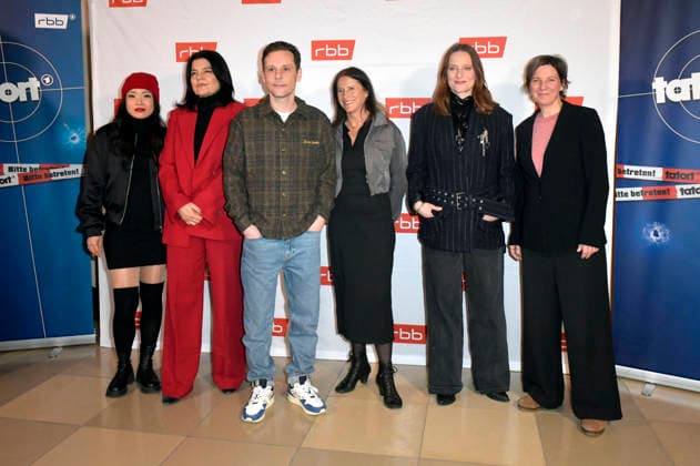 Trang Le Hong, Jasmin Tabatabai, Nils Kahnwald, Catherine Stoyan, Anne Ratte-Polle und Verena Veihl bei der Premiere des ARD Fernsehfilms Tatort - Gefahrengebiet im Delphi Filmpalast. Berlin, 21.01.2026