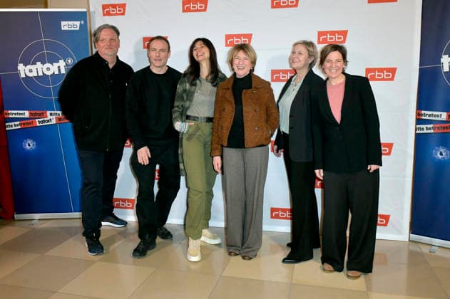 Jens C. Susa, Mark Waschke, Mira Thiel, Corinna Harfouch, Catherine Stoyan, Gast und Verena Veihl bei der Premiere des ARD Fernsehfilms Tatort - Gefahrengebiet im Delphi Filmpalast. Berlin, 21.01.2026