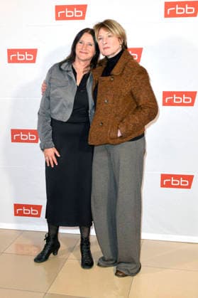 Catherine Stoyan mit Schwester Corinna Harfouch bei der Premiere des ARD Fernsehfilms Tatort - Gefahrengebiet im Delphi Filmpalast. Berlin, 21.01.2026