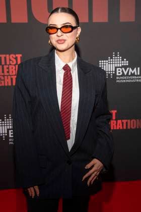 abb: Dela zu Gast auf dem roten Teppich bei der Artist Celebration Night im Station Berlin am 21.01.2026 in Berlin Berlin Deutschland