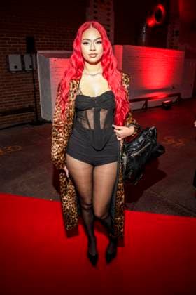 abb: Badmomzjay zu Gast auf dem roten Teppich bei der Artist Celebration Night im Station Berlin am 21.01.2026 in Berlin Berlin Deutschland