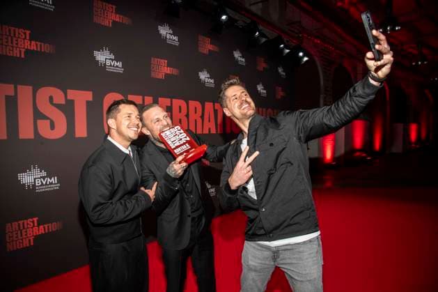 abb: Nico Santos, Kontra K (Maximilian Diehn) , Preistraeger Domestic Album of the Year und Beatzarre zu Gast bei der Artist Celebration Night im Station Berlin am 21.01.2026 in Berlin Berlin Deutschland