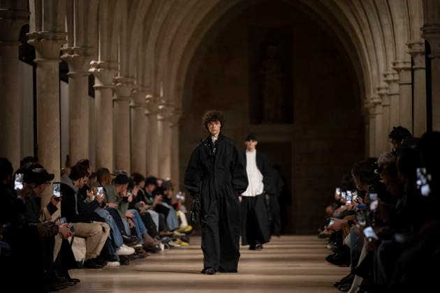 PFW - Issey Miyake Runway A model wears a creation as part of the Issey Miyake Fall Winter 2026-2027 Men s collection presented in Paris, Thursday, Jan. 22, 2026. Photo by Eliot Blondet ABACAPRESS.COM Paris France France  Copyright: xBlondetxEliot ABACAx