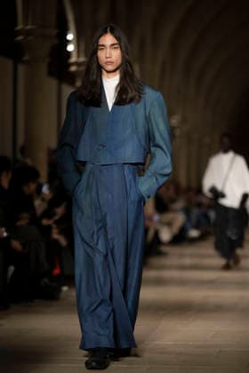 PFW - Issey Miyake Runway A model wears a creation as part of the Issey Miyake Fall Winter 2026-2027 Men s collection presented in Paris, Thursday, Jan. 22, 2026. Photo by Eliot Blondet ABACAPRESS.COM Paris France France  Copyright: xBlondetxEliot ABACAx