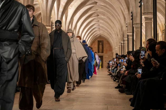 PFW - Issey Miyake Runway A model wears a creation as part of the Issey Miyake Fall Winter 2026-2027 Men s collection presented in Paris, Thursday, Jan. 22, 2026. Photo by Eliot Blondet ABACAPRESS.COM Paris France France  Copyright: xBlondetxEliot ABACAx