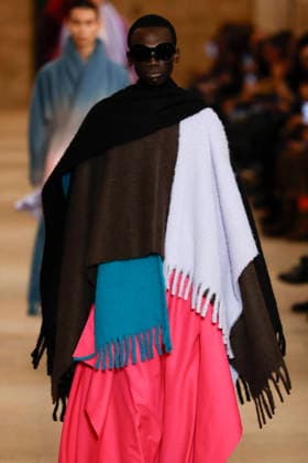 Défilé Issey Miyake Collection Homme Prêt à Porter Automne Hiver 2026 2027 lors de la Fashion Week de Paris, le 22 janvier 2026 Issey Miyake Fashion Show Men Ready to Wear Fall Winter 2026 2027 Collection , during Paris Fashion Week, on January 22, 2026 Paris France  Copyright: xAgencex xBestimagexAgencex xBestimagex