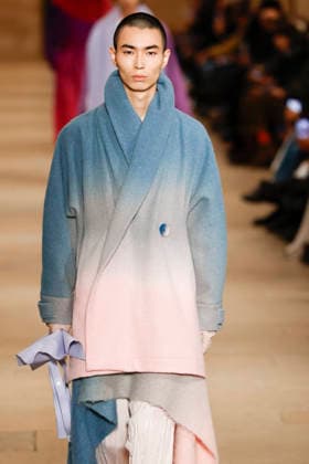 Défilé Issey Miyake Collection Homme Prêt à Porter Automne Hiver 2026 2027 lors de la Fashion Week de Paris, le 22 janvier 2026 Issey Miyake Fashion Show Men Ready to Wear Fall Winter 2026 2027 Collection , during Paris Fashion Week, on January 22, 2026 Paris France  Copyright: xAgencex xBestimagexAgencex xBestimagex