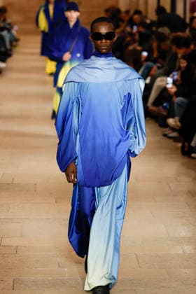 Défilé Issey Miyake Collection Homme Prêt à Porter Automne Hiver 2026 2027 lors de la Fashion Week de Paris, le 22 janvier 2026 Issey Miyake Fashion Show Men Ready to Wear Fall Winter 2026 2027 Collection , during Paris Fashion Week, on January 22, 2026 Paris France  Copyright: xAgencex xBestimagexAgencex xBestimagex