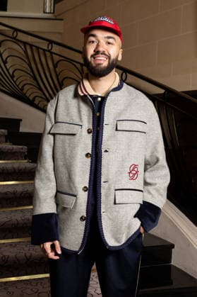 Oli at Drôle de Monsieur Collection Prêt à Porter Mode Masculine Automne Hiver 2026 2027 during Paris Fashion Week PFW , le 22 janvier 2026 Jeremy Melloul Bestimage Photocall Drole de Monsieur Fashion Show Menswear Collection Fall Winter 2026 2027 during Paris Fashion Week on January 22, 2026 Paris France  Copyright: xJeremyxMelloulx xBestimagexJeremyxMelloulx xBestimagex